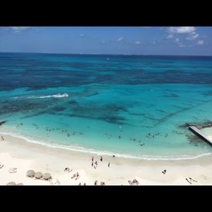 Meet your Posher, Eva